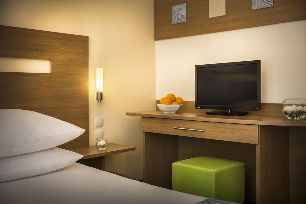 Miramar Sunny Hotel By Valamar Rabac Εξωτερικό φωτογραφία