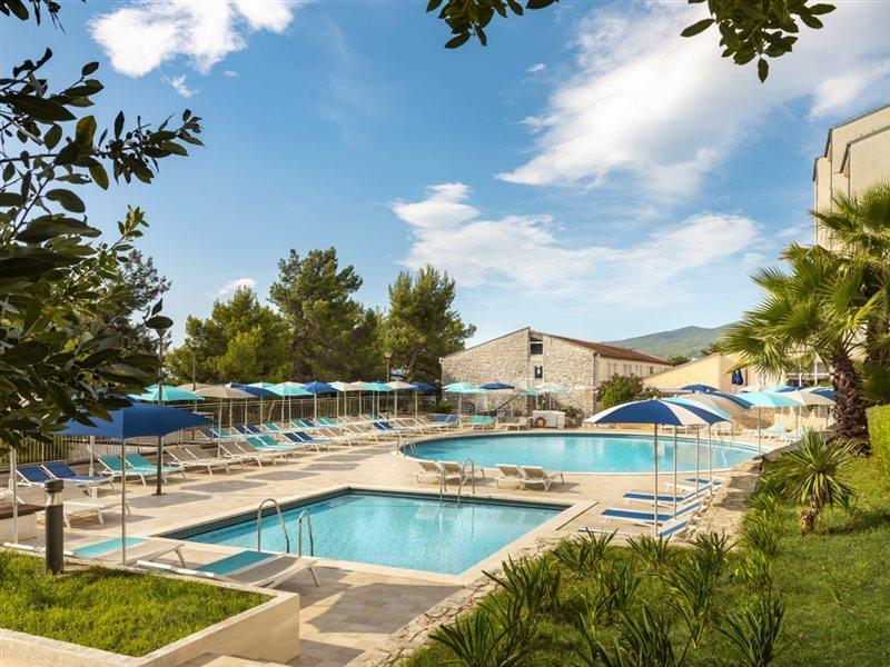 Miramar Sunny Hotel By Valamar Rabac Εξωτερικό φωτογραφία