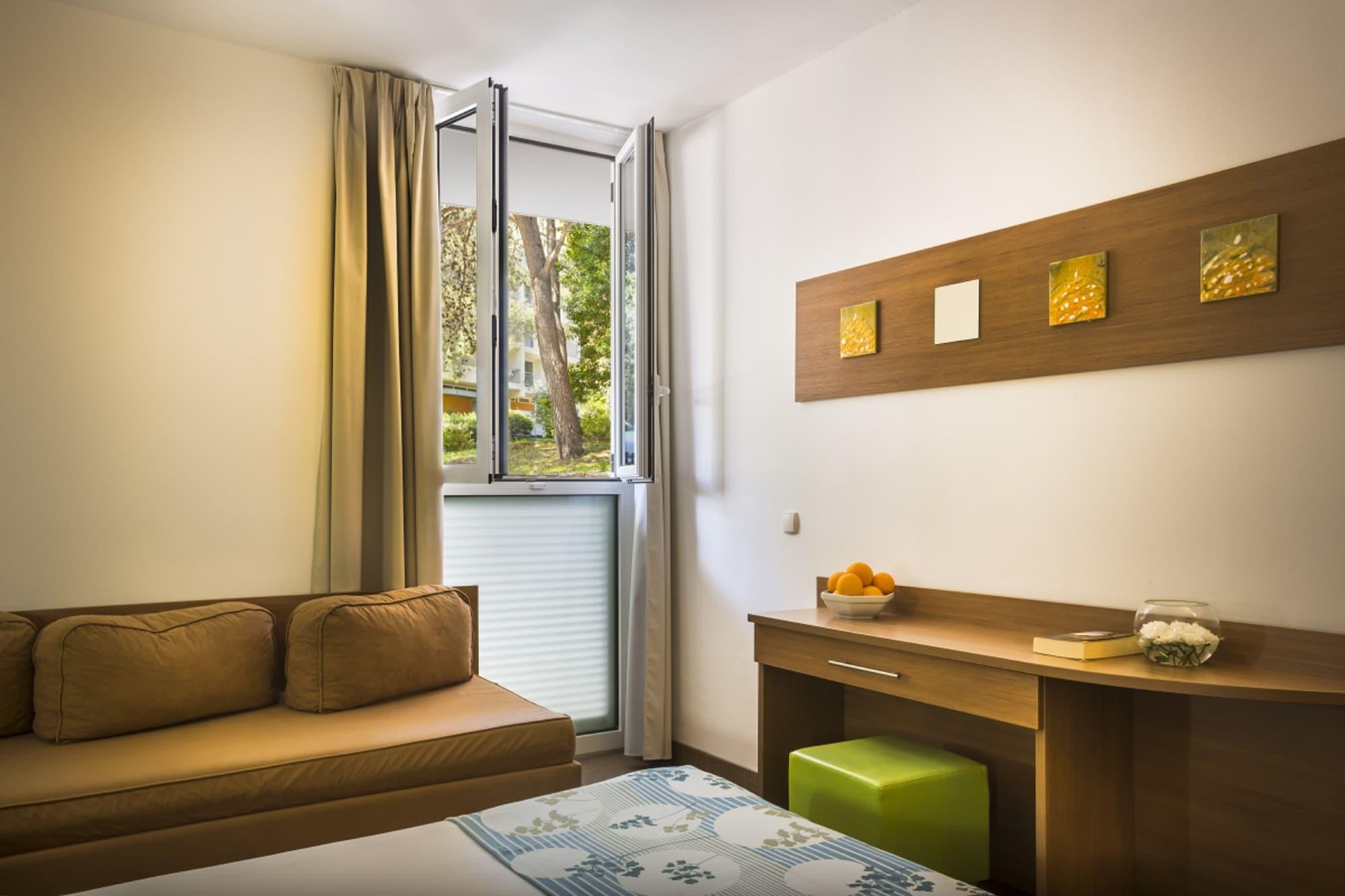 Miramar Sunny Hotel By Valamar Rabac Εξωτερικό φωτογραφία