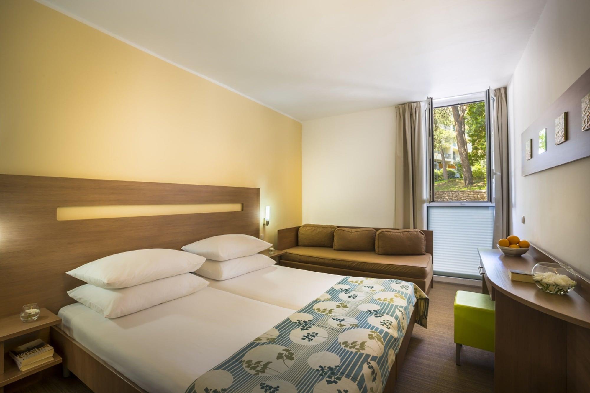 Miramar Sunny Hotel By Valamar Rabac Εξωτερικό φωτογραφία