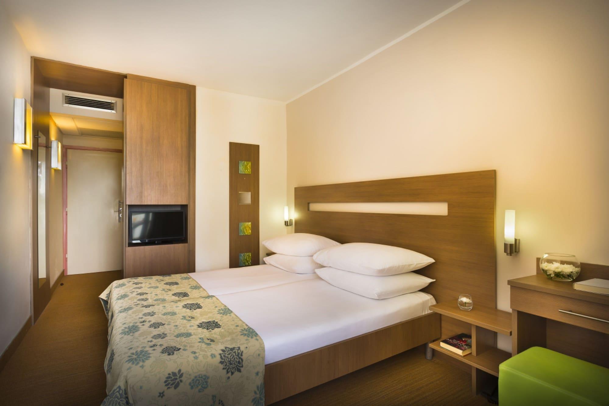 Miramar Sunny Hotel By Valamar Rabac Εξωτερικό φωτογραφία