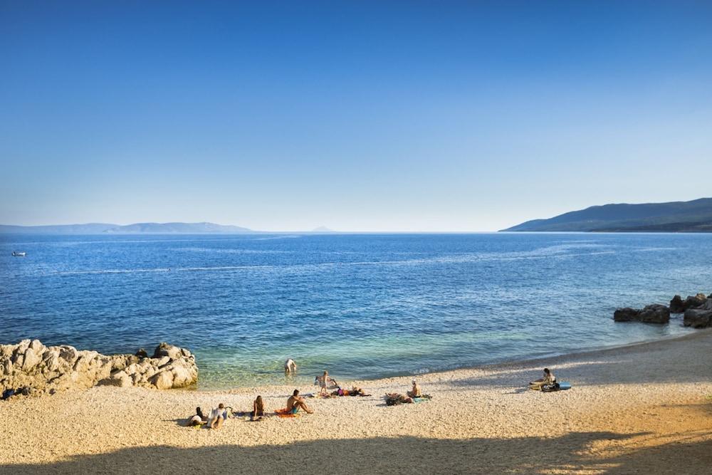 Miramar Sunny Hotel By Valamar Rabac Εξωτερικό φωτογραφία