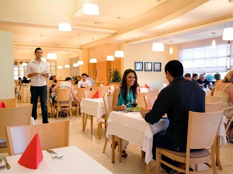 Miramar Sunny Hotel By Valamar Rabac Εξωτερικό φωτογραφία