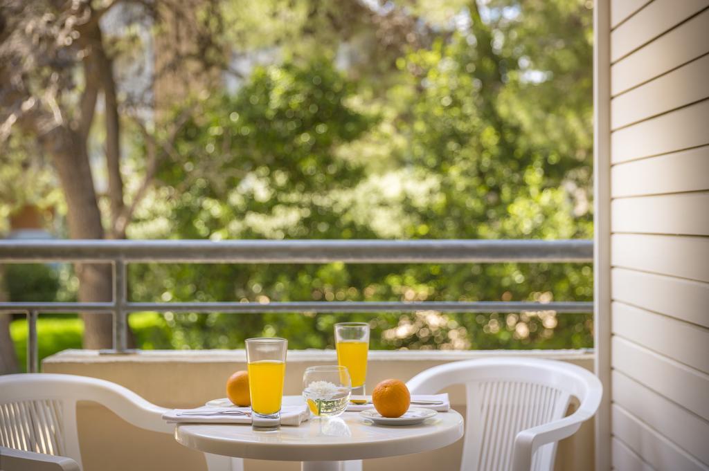 Miramar Sunny Hotel By Valamar Rabac Εξωτερικό φωτογραφία