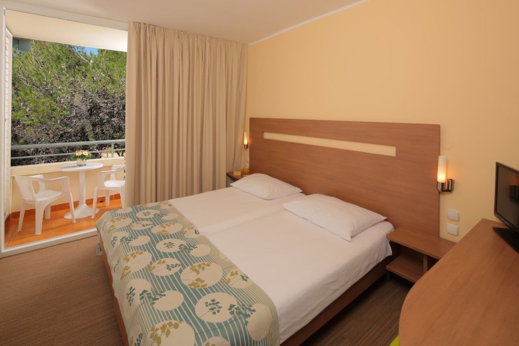 Miramar Sunny Hotel By Valamar Rabac Εξωτερικό φωτογραφία