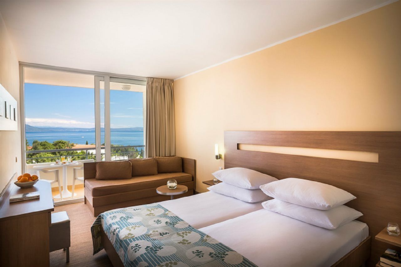 Miramar Sunny Hotel By Valamar Rabac Εξωτερικό φωτογραφία